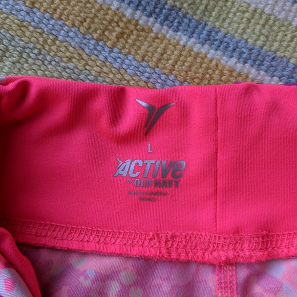 ⭐ Old Navy active pink print cropped pants large - Picture 3 of 8